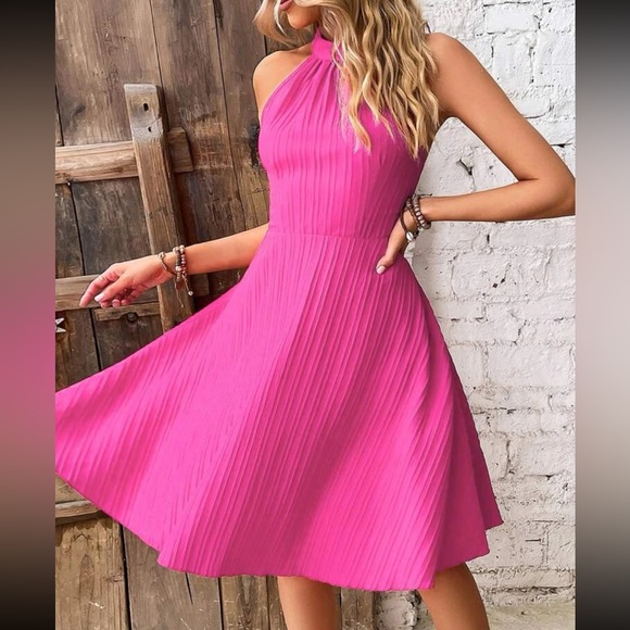 Boho lace panel open back halter dress - Picture 4 of 7